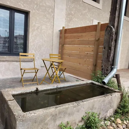 La Maison De Apartament Pérouges